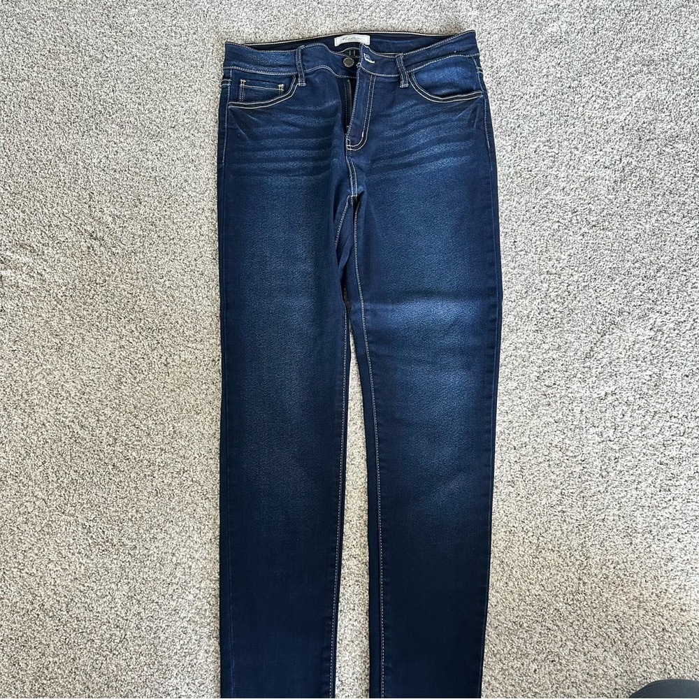 Kancan Women’s 29 skinny Jean - lots of stretch